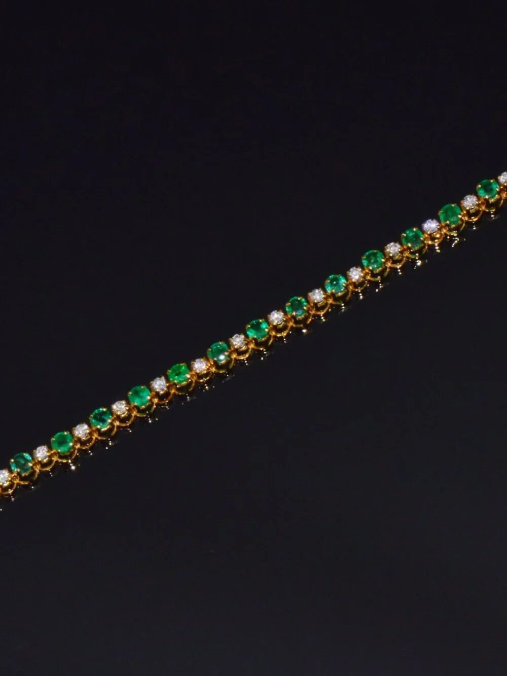 Certified Natural 4.90Cts VS F Diamond Emerald 18K Solid Gold Tennis Bracelet
